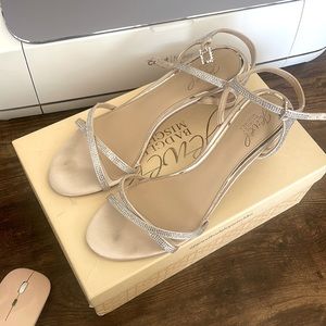 Jewel by badgley Mischka low heel